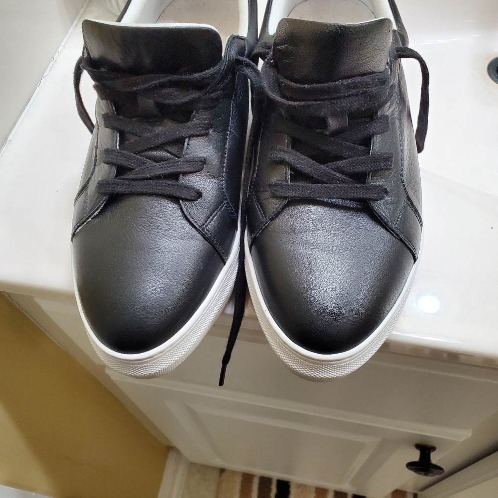 J-Slide Womens Black Leather Sneakers